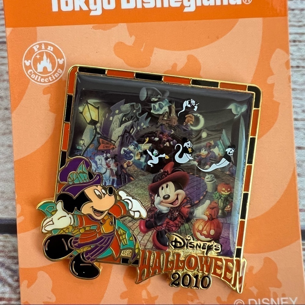 Tokyo Disneyland Halloween 2010 trading Pin New